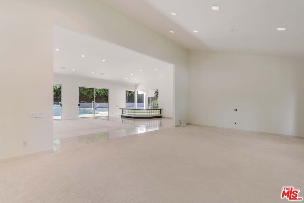 811 N Hillcrest Road - Photo 8