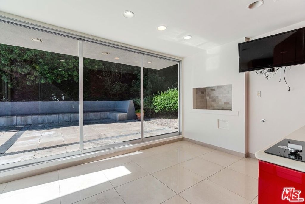 811 N Hillcrest Road - Photo 15
