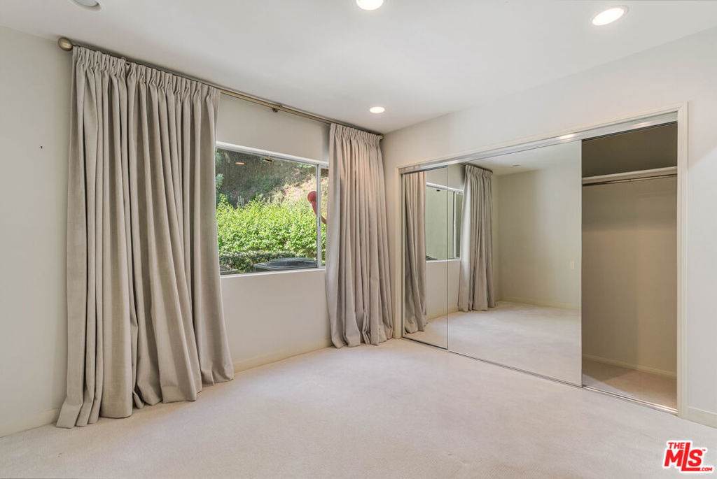 811 N Hillcrest Road - Photo 28