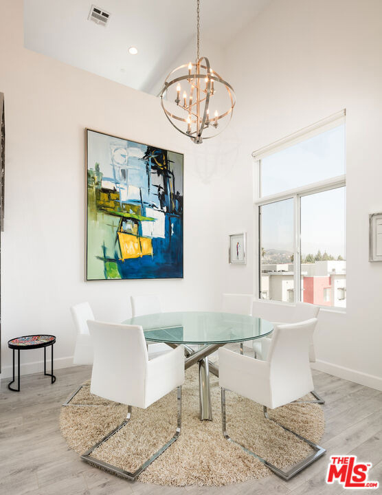 118 S Kenwood Street - Photo 2