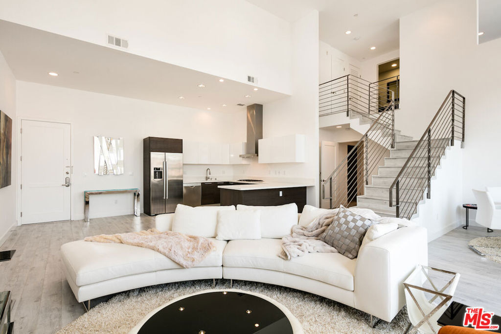 118 S Kenwood Street - Photo 4