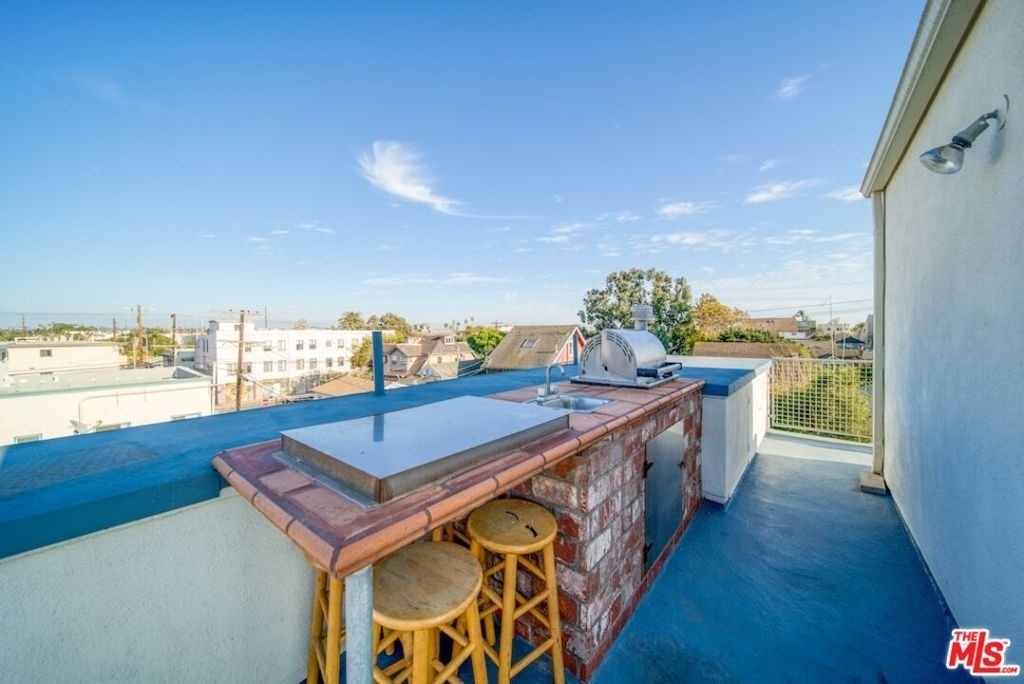 46 Rose Avenue - Photo 6
