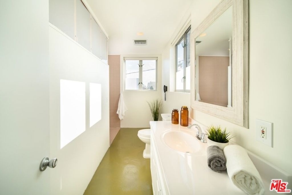 46 Rose Avenue - Photo 27
