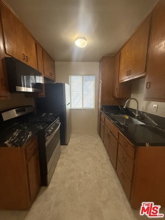 1166 Amherst Avenue - Photo 0