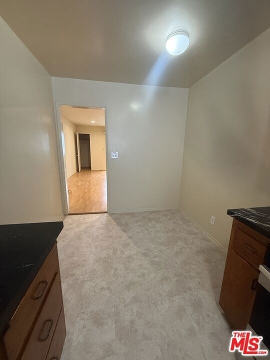 1166 Amherst Avenue - Photo 3