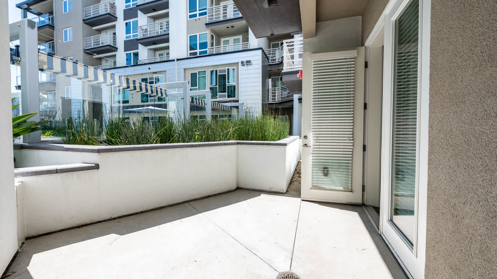 5900 Center Dr - Photo 18