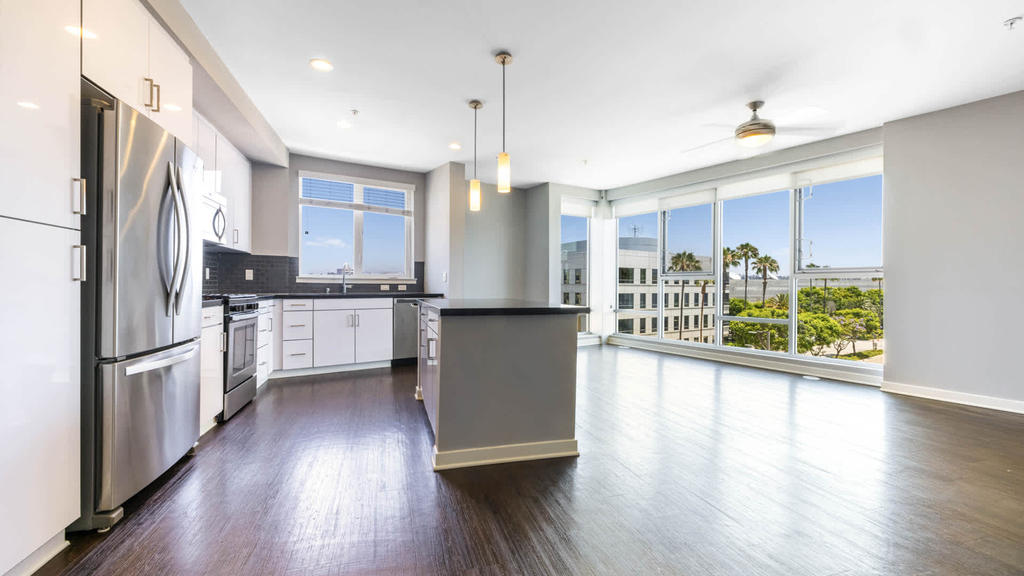 5900 Center Dr - Photo 8