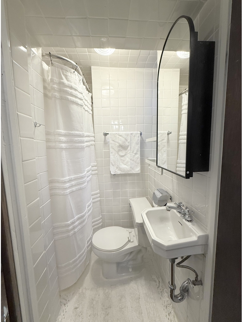 110 Thompson St - Photo 1