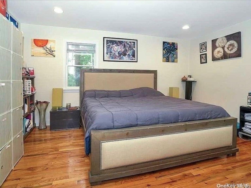1012 Old Northern Boulevard - Photo 4