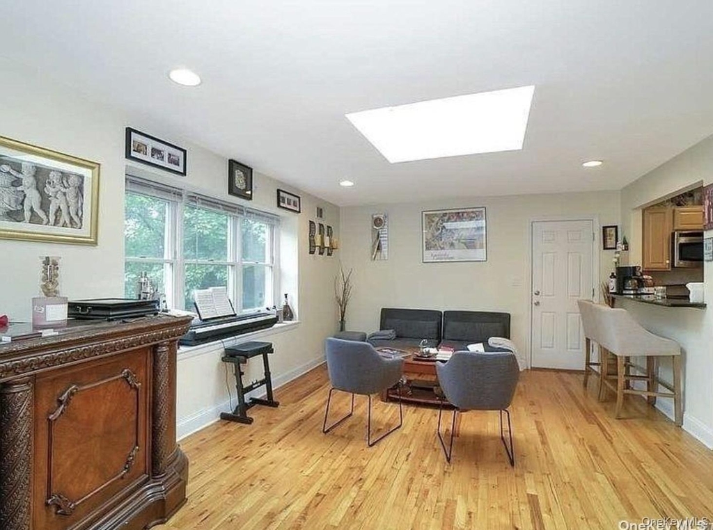 1012 Old Northern Boulevard - Photo 1