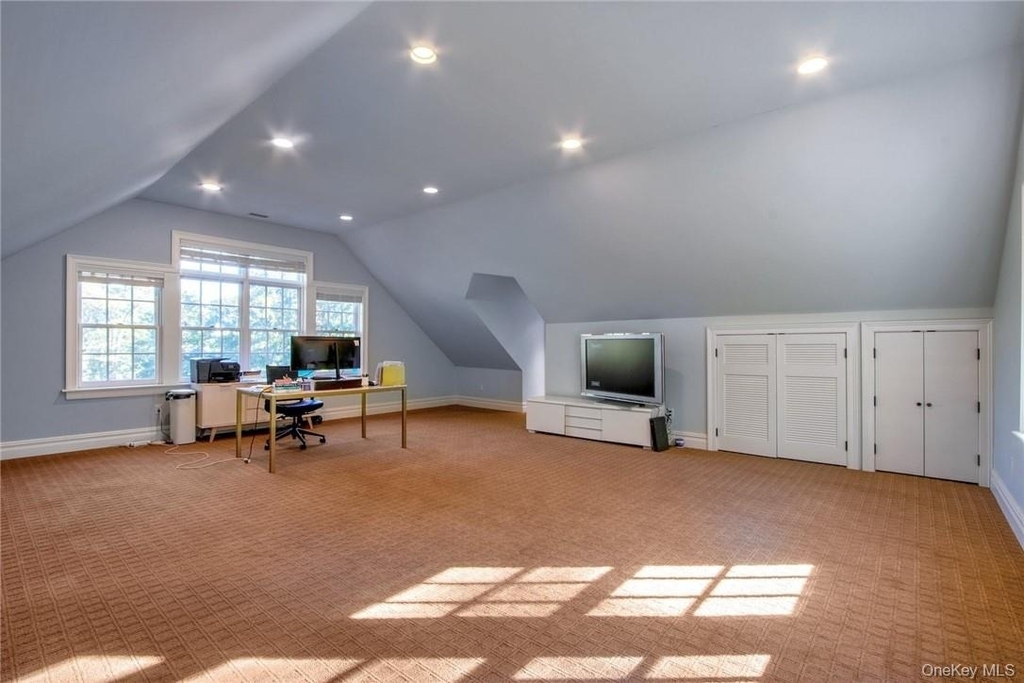 619 N Broadway - Photo 25