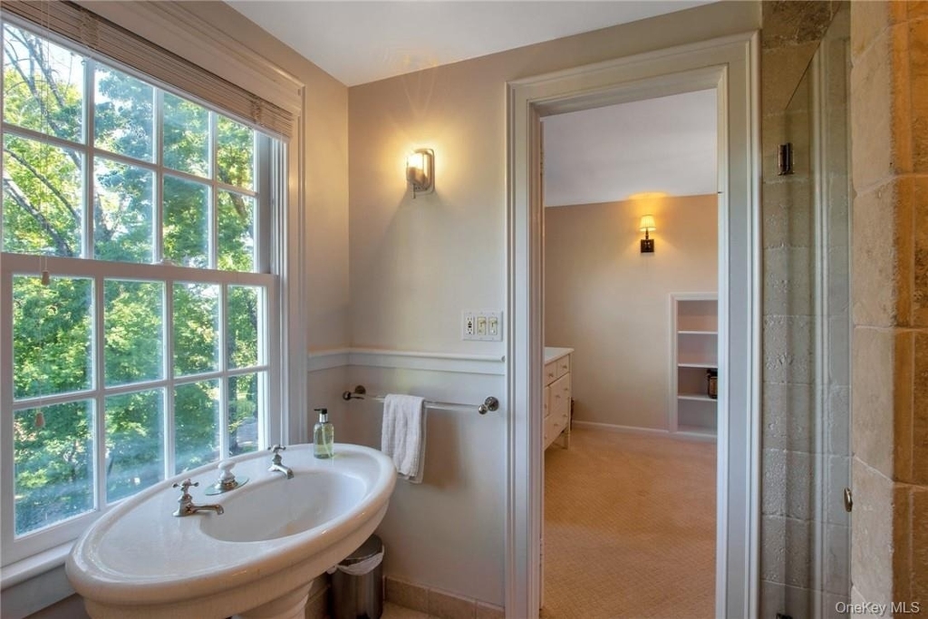 619 N Broadway - Photo 13