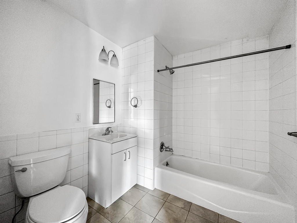 E 147th St - Photo 5