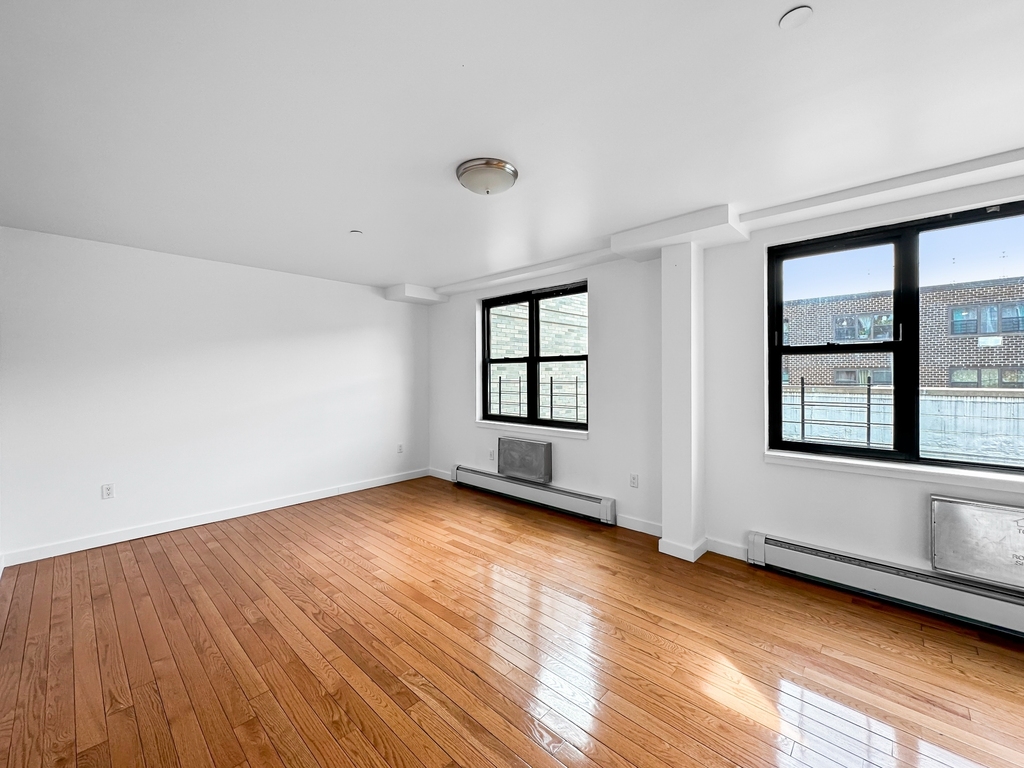 E 147th St - Photo 1