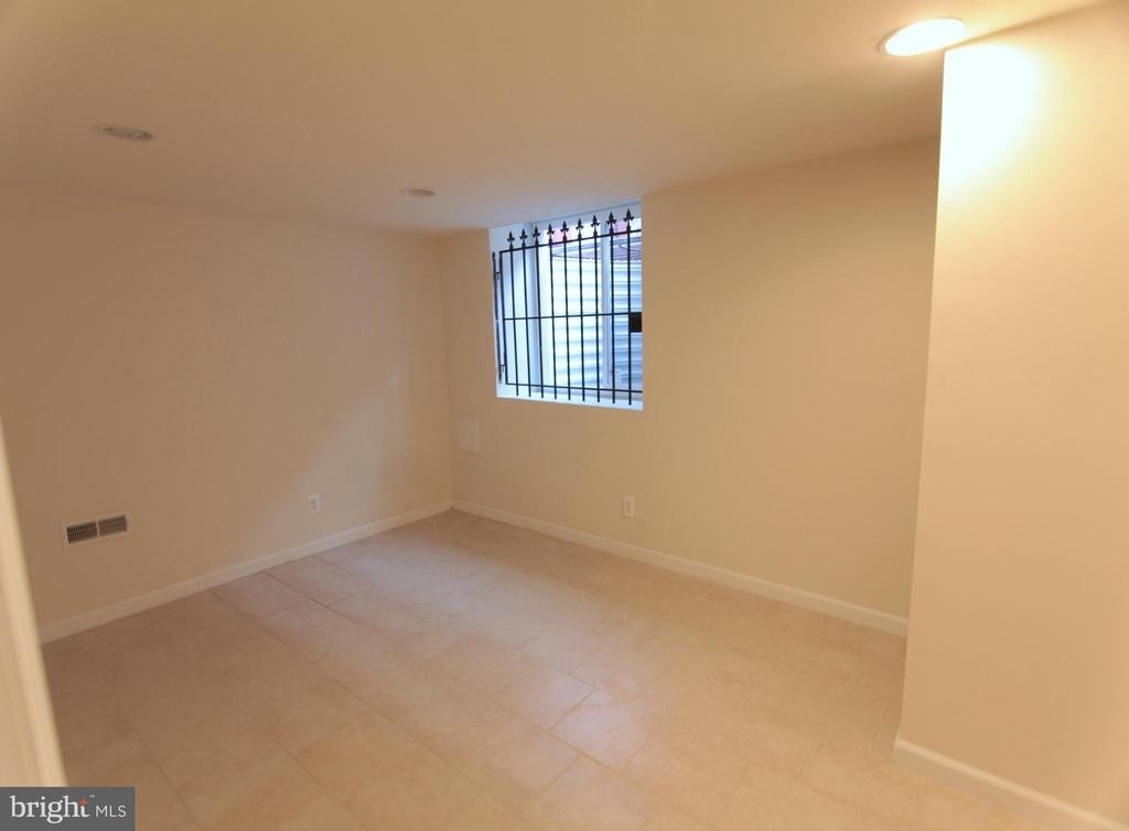 1852 N Willington Street - Photo 8