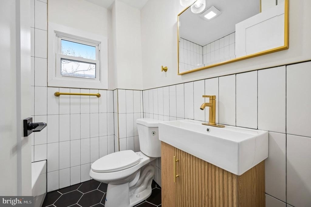1702 N Stillman Street - Photo 10