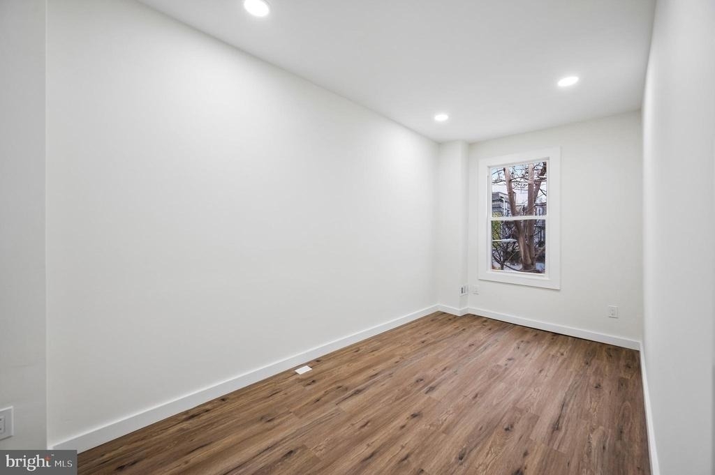1702 N Stillman Street - Photo 7