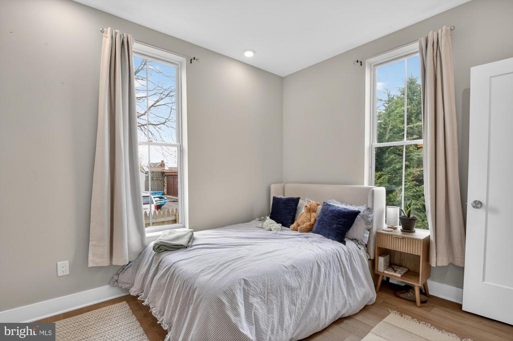 6712 Ridge Avenue - Photo 9