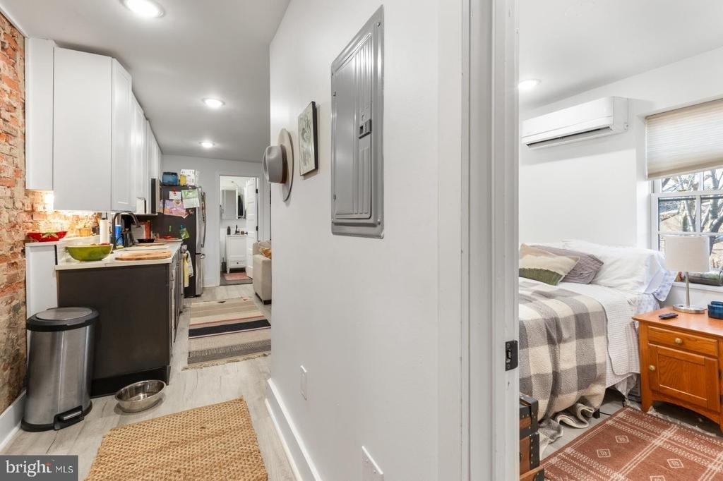 212 Catharine Street - Photo 8