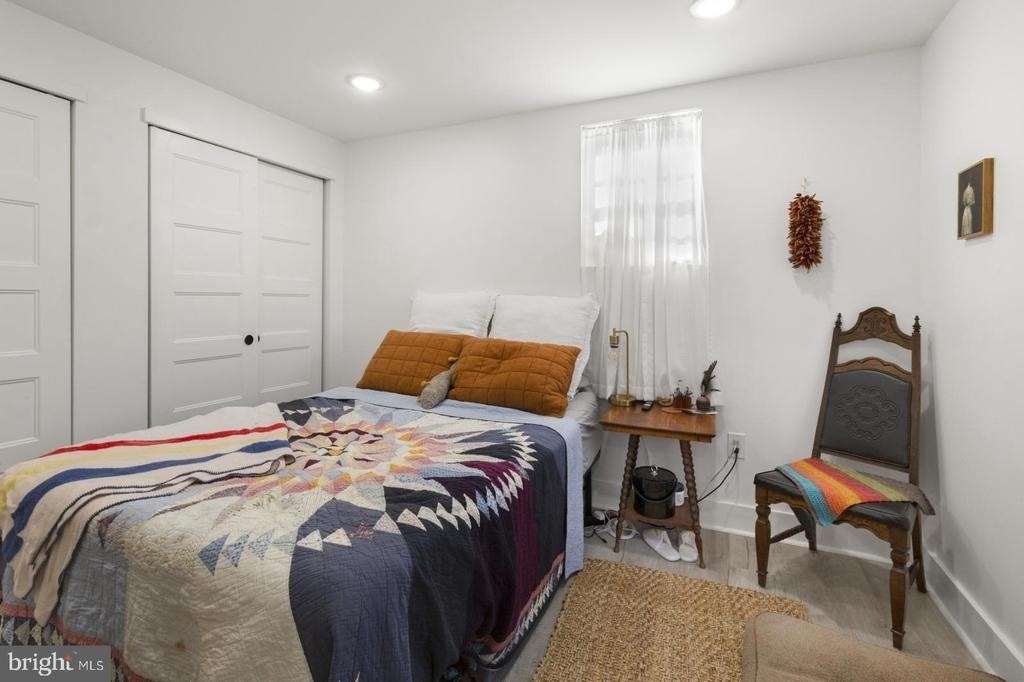 212 Catharine Street - Photo 11