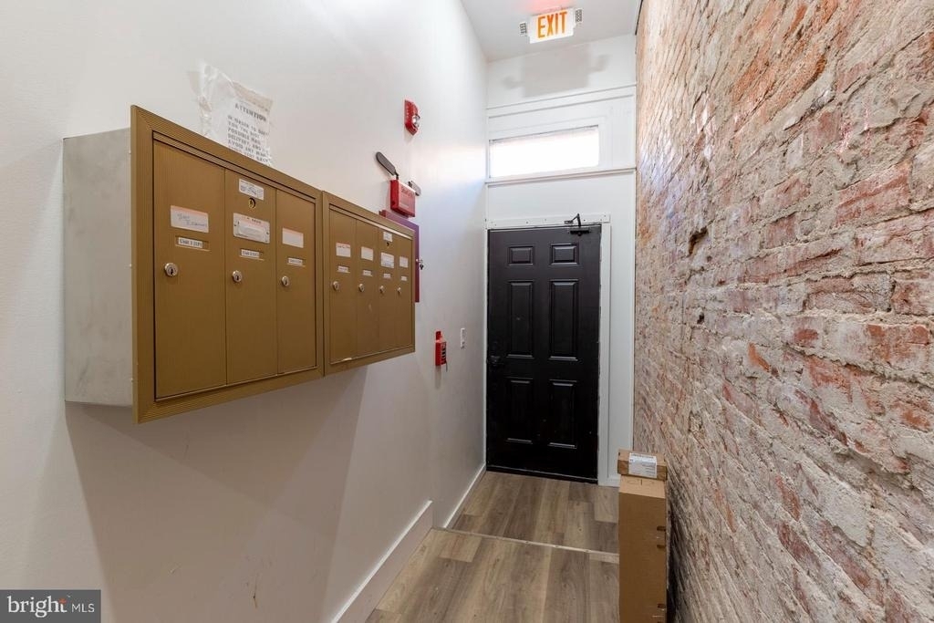 212 Catharine Street - Photo 14