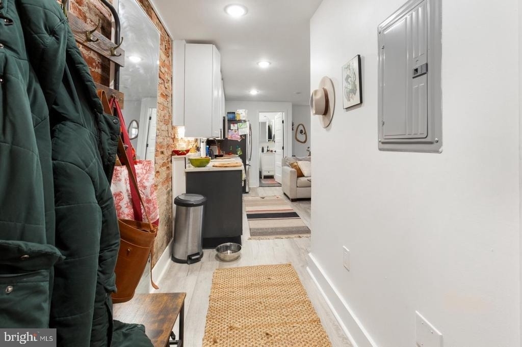 212 Catharine Street - Photo 6