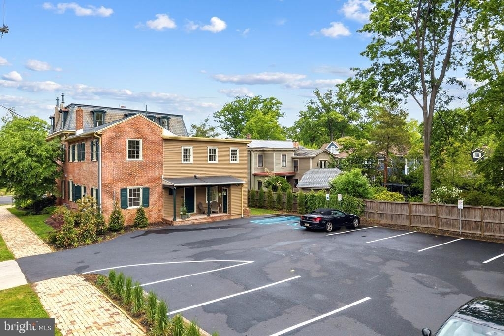 300 Kings Highway E - Photo 20
