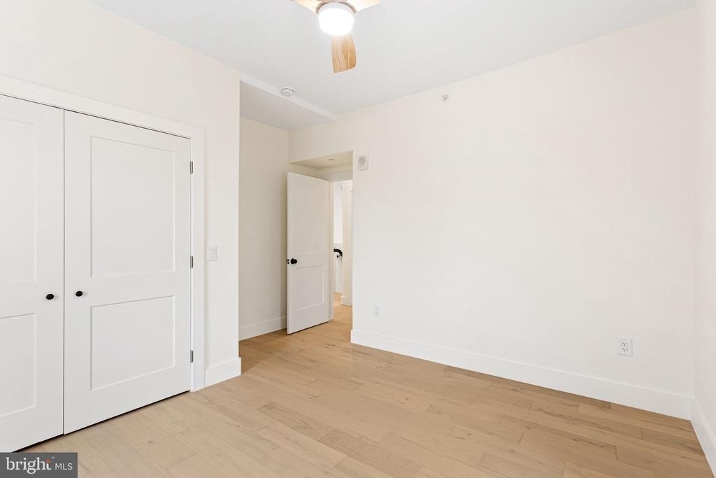 300 Kings Highway E - Photo 12