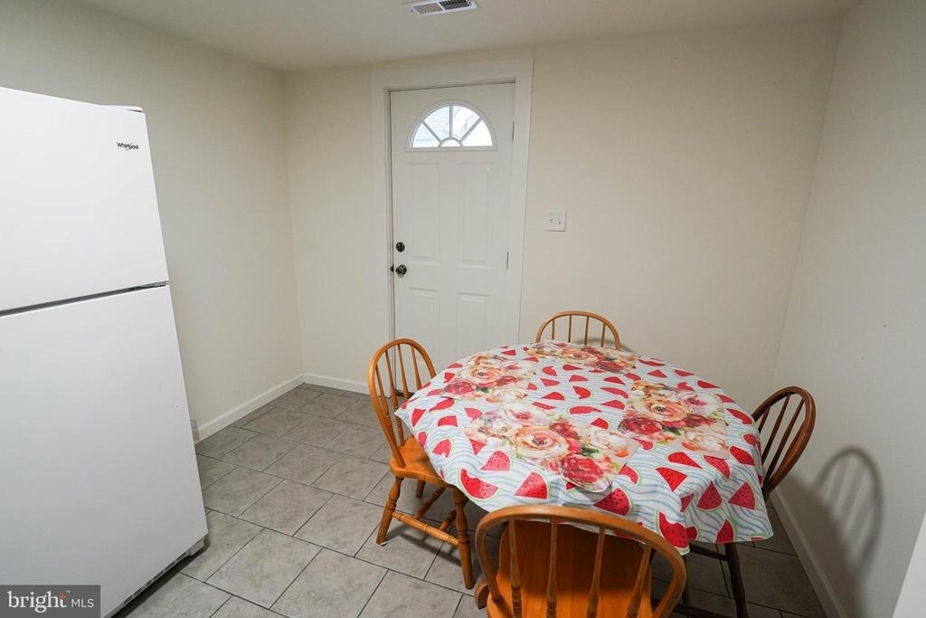 231 Newton Street - Photo 29