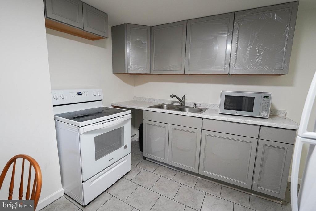 231 Newton Street - Photo 25