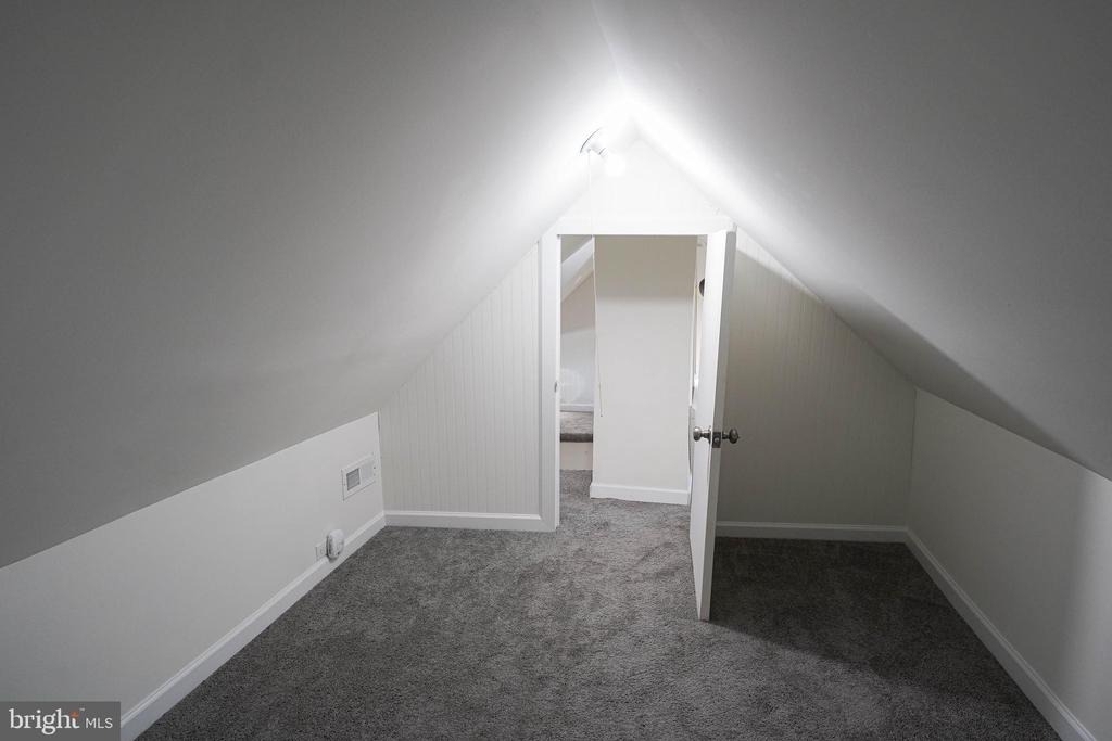 231 Newton Street - Photo 9