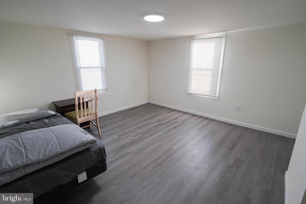 231 Newton Street - Photo 13