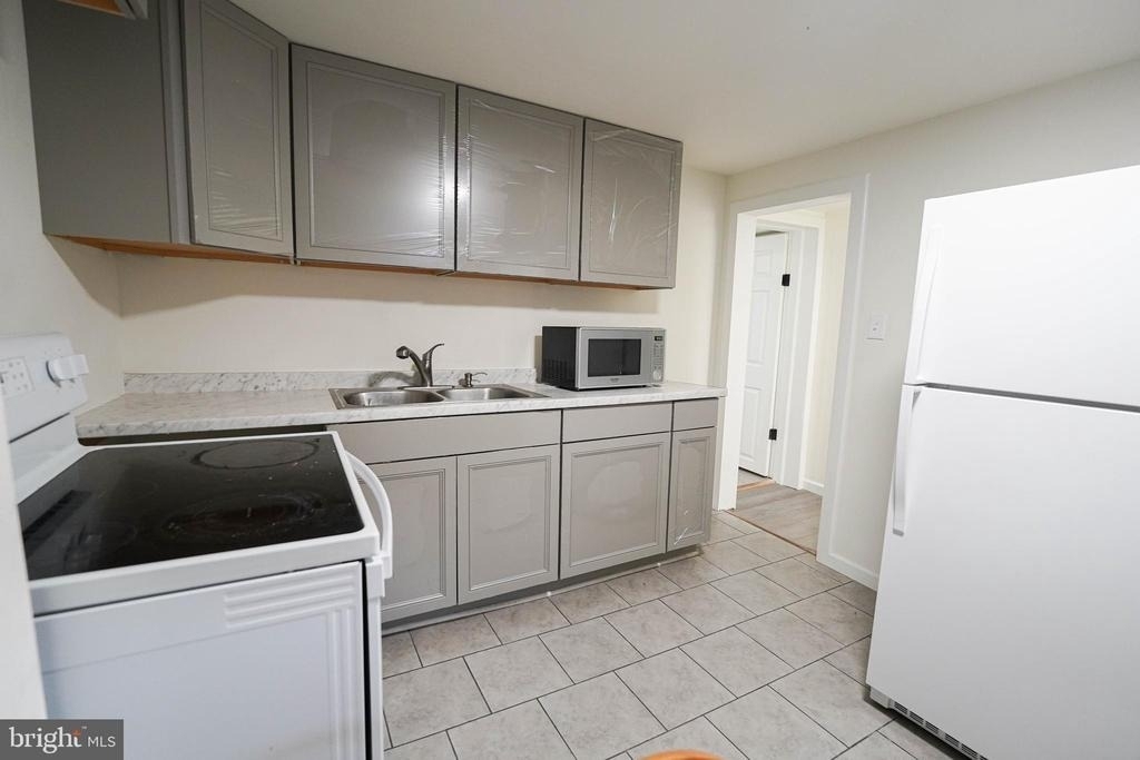231 Newton Street - Photo 27