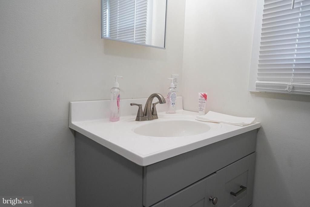 231 Newton Street - Photo 21