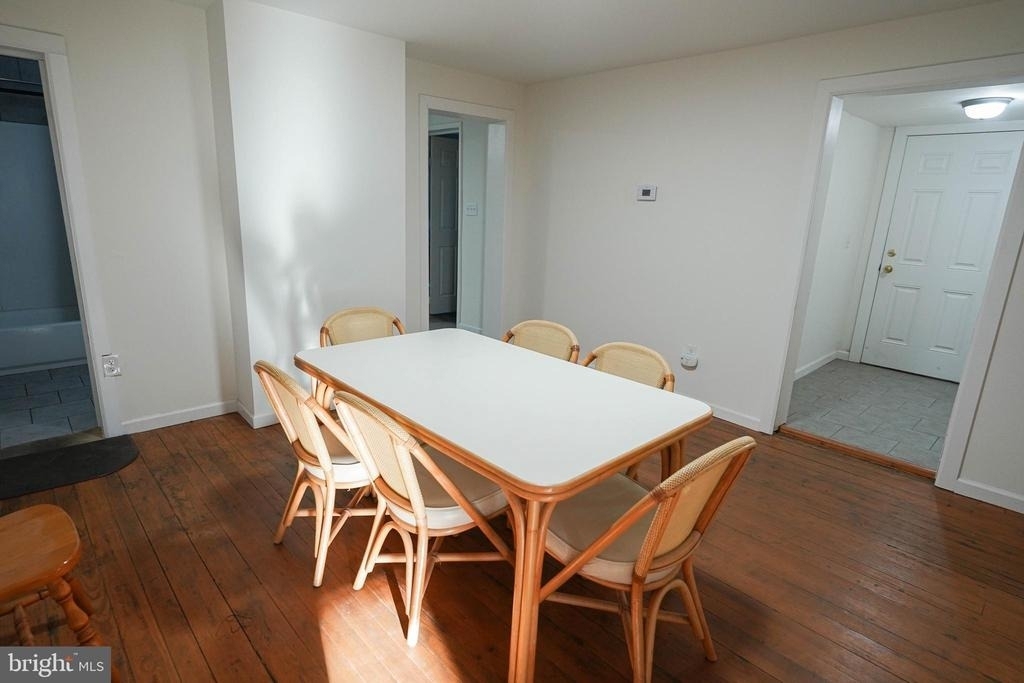 231 Newton Street - Photo 14