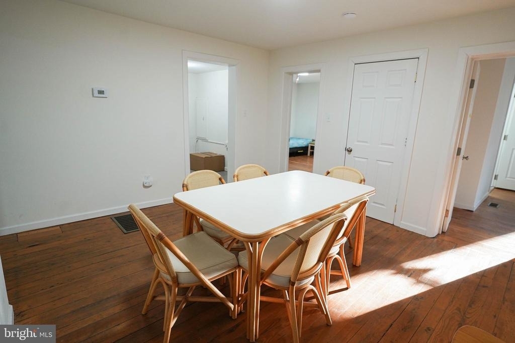 231 Newton Street - Photo 15