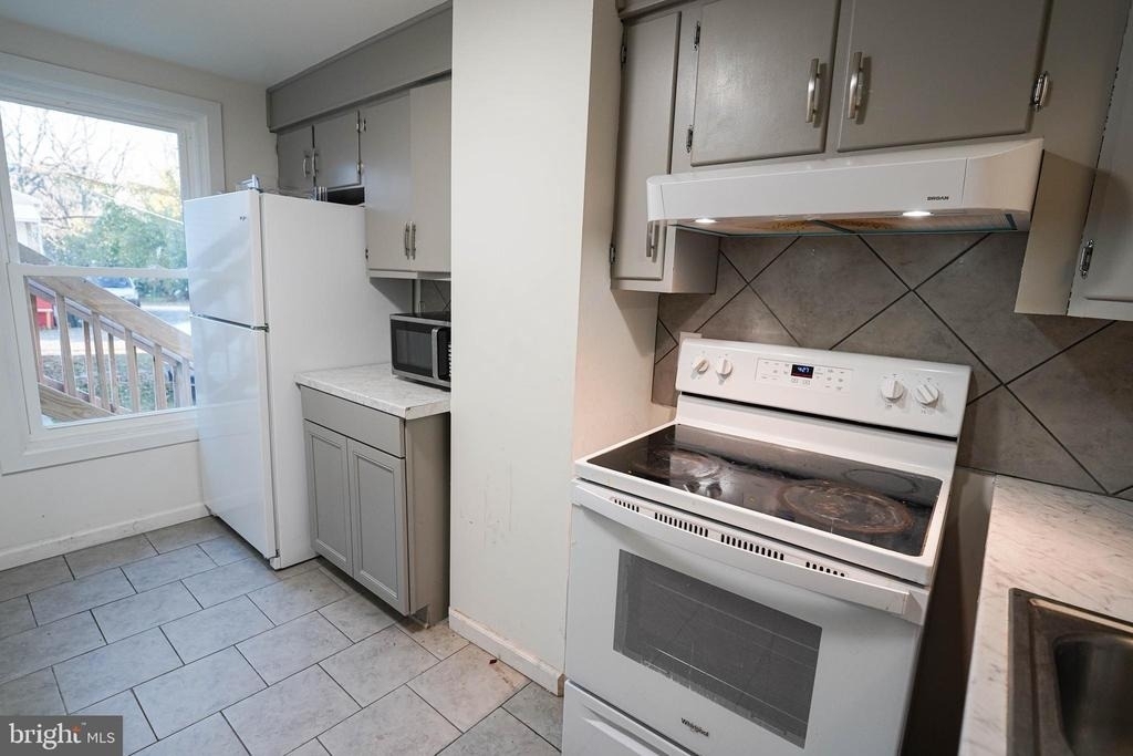231 Newton Street - Photo 29