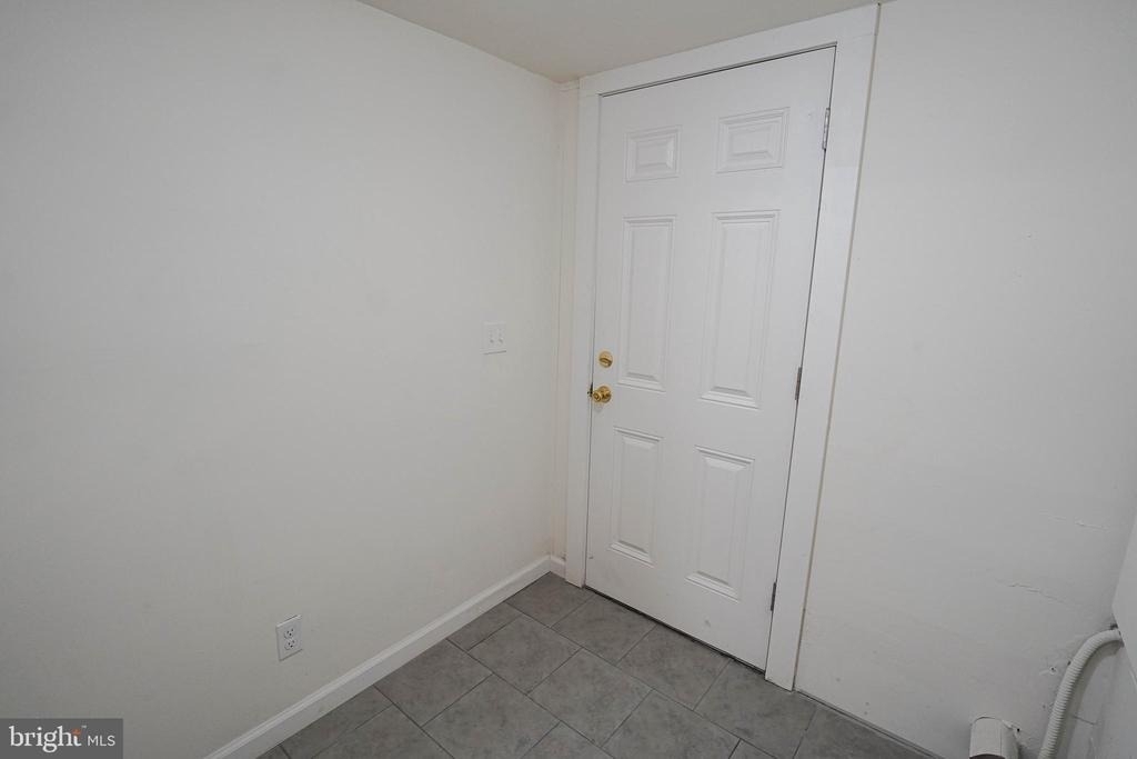231 Newton Street - Photo 25