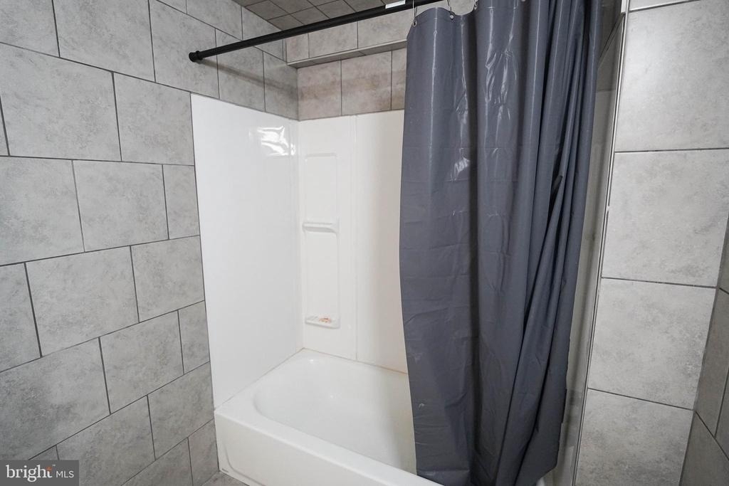231 Newton Street - Photo 18