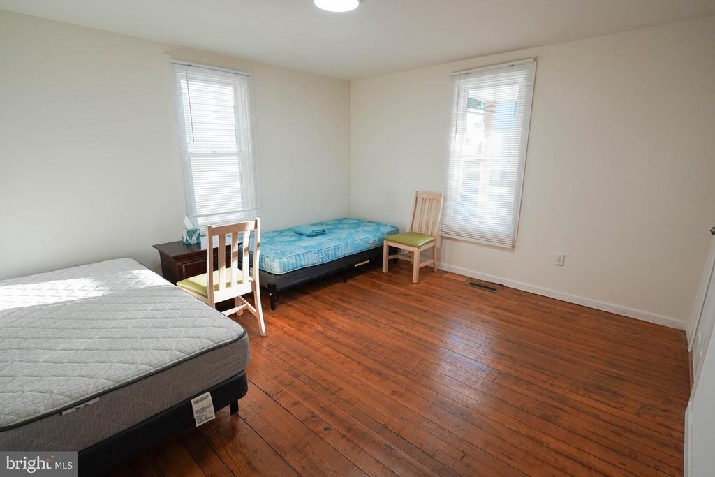 231 Newton Street - Photo 20
