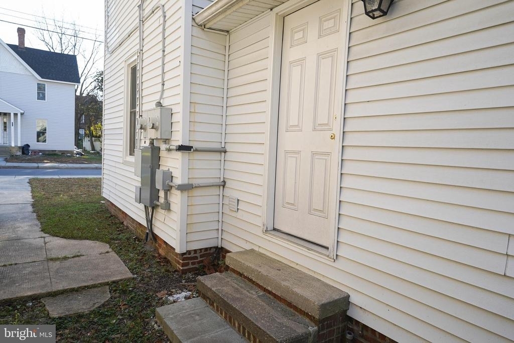 231 Newton Street - Photo 6