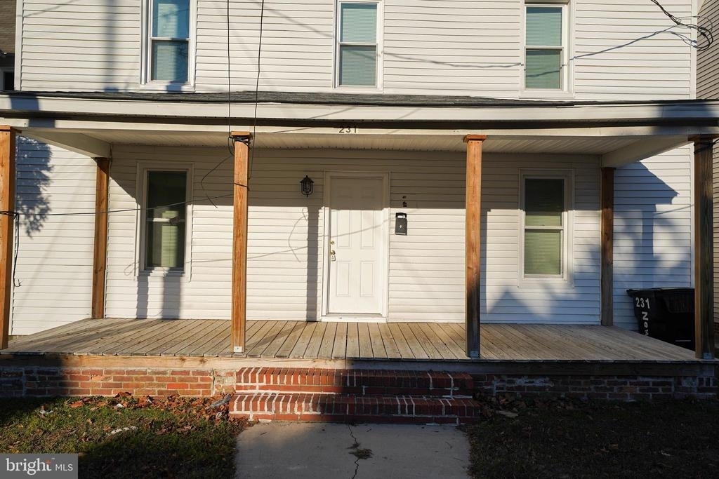 231 Newton Street - Photo 3