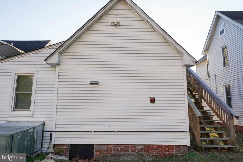 231 Newton Street - Photo 4