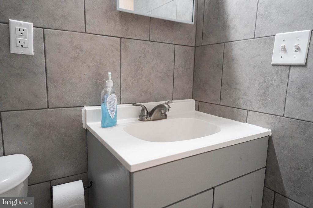 231 Newton Street - Photo 19