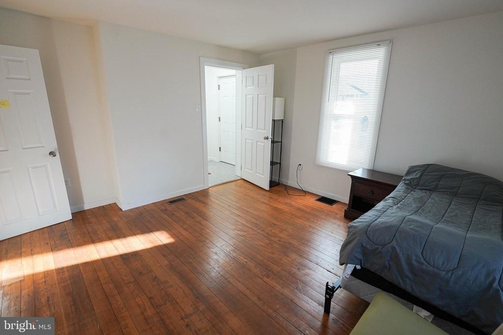 231 Newton Street - Photo 8