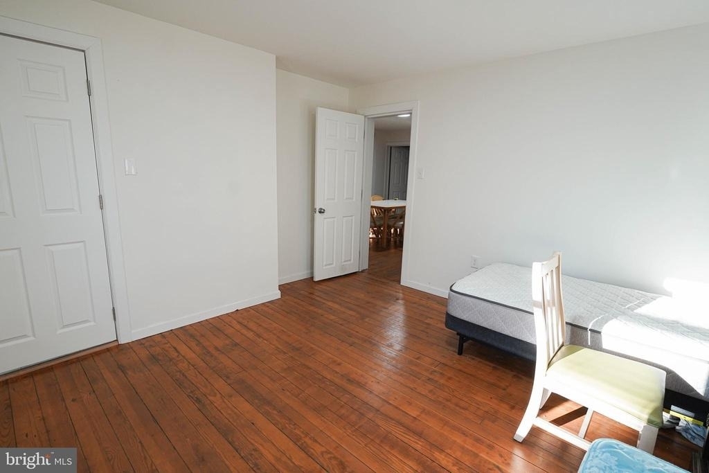 231 Newton Street - Photo 22