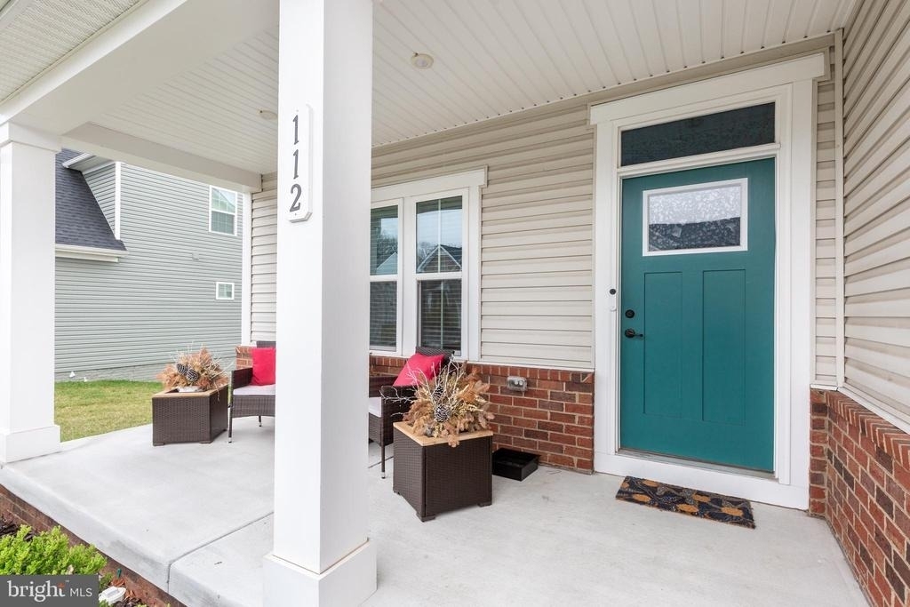 112 Sherman Way - Photo 2