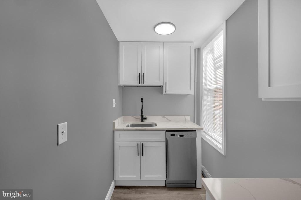 1725 Hollins Street - Photo 7