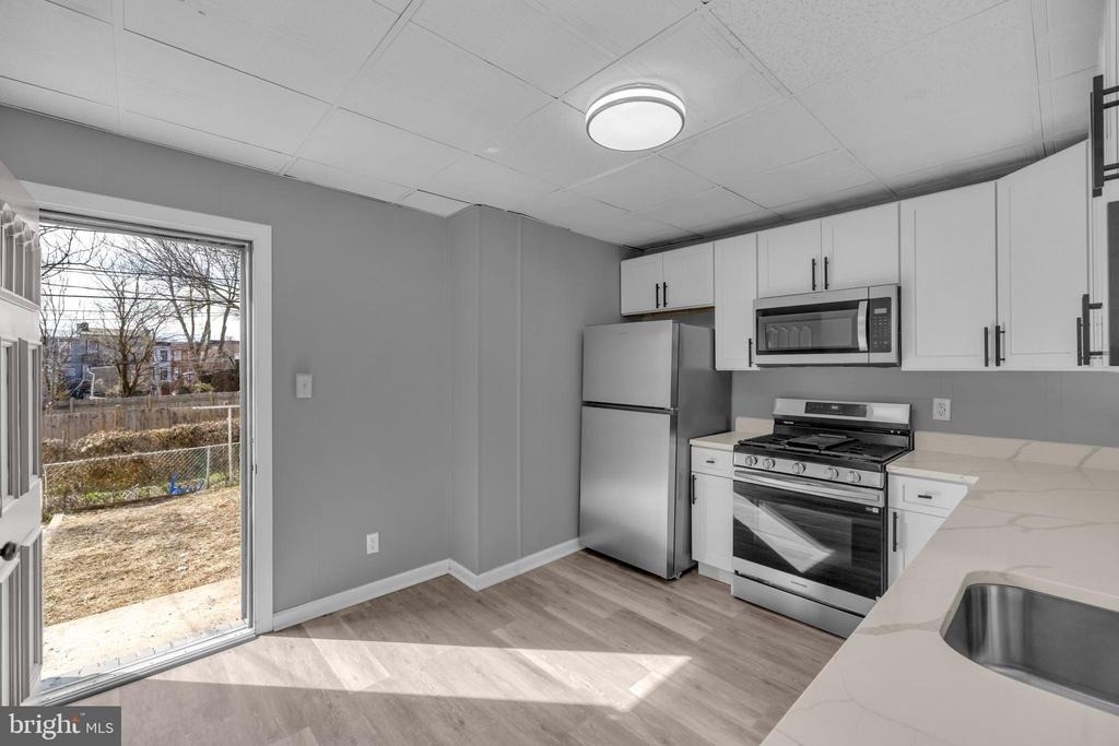 1725 Hollins Street - Photo 11
