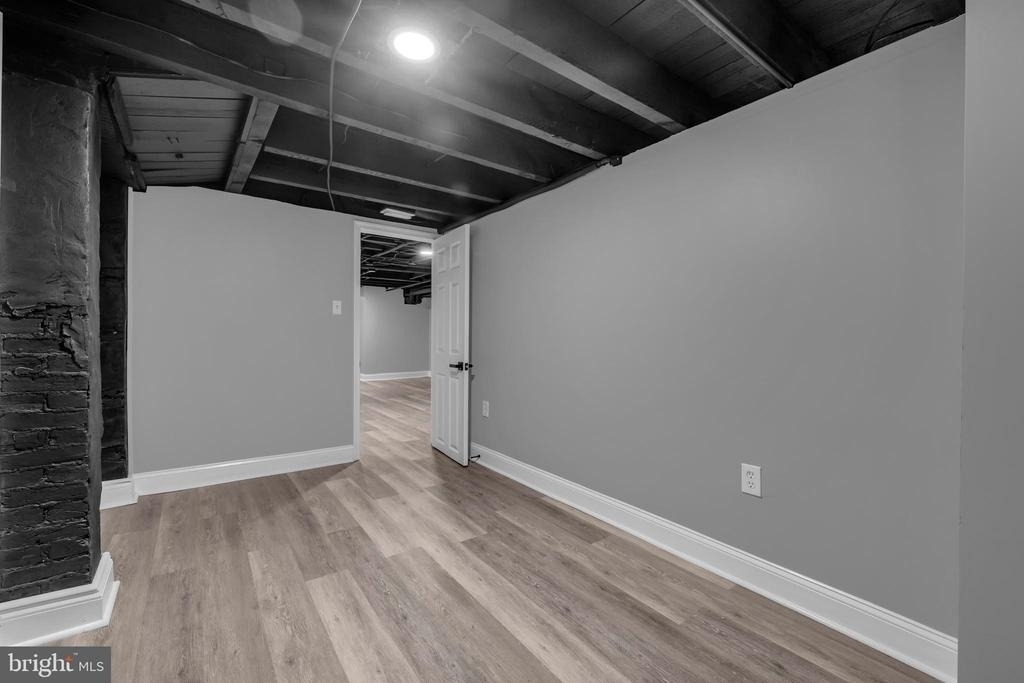 1725 Hollins Street - Photo 5
